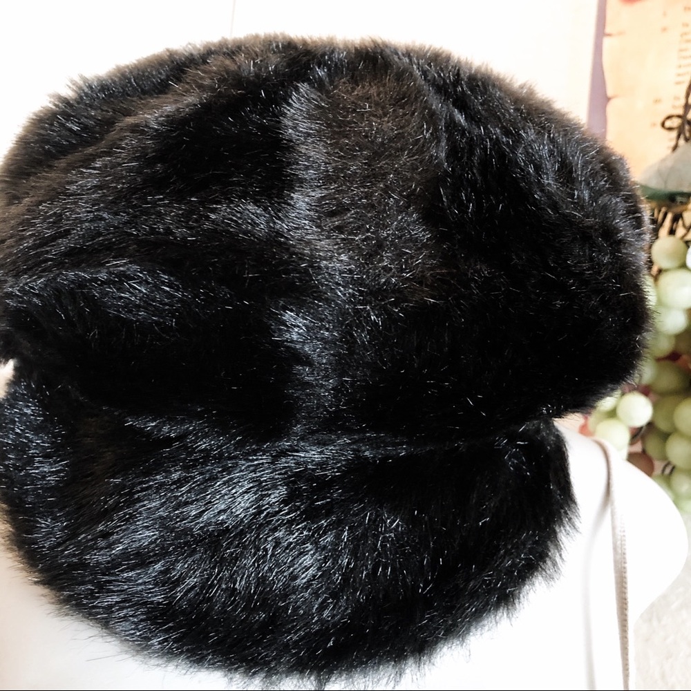 Classic Black Faux Fur Hat - Women